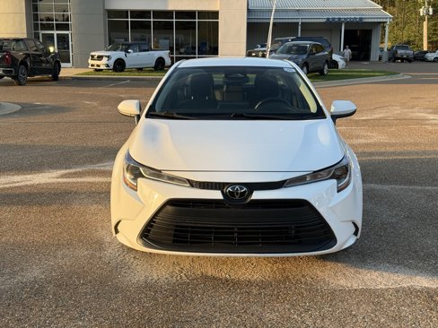 Used 2024 Toyota Corolla LE image 2