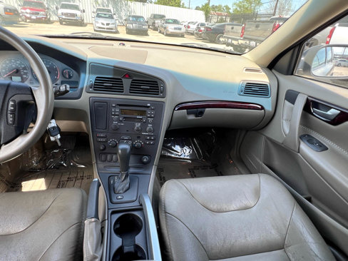 Used 2002 Volvo V70 Cross Country image 51