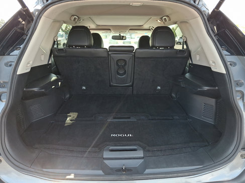 Used 2016 Nissan Rogue SL w/ SL Premium Package image 30