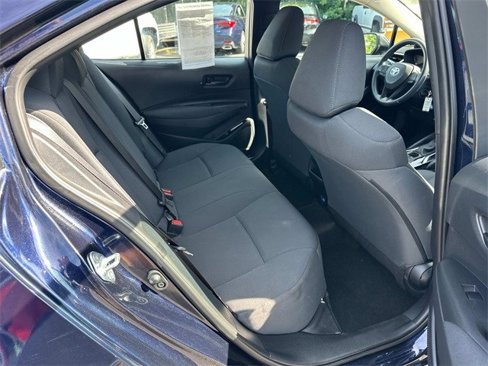 Used 2022 Toyota Corolla LE image 11