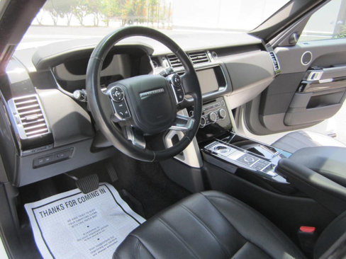Used 2017 Land Rover Range Rover HSE image 27