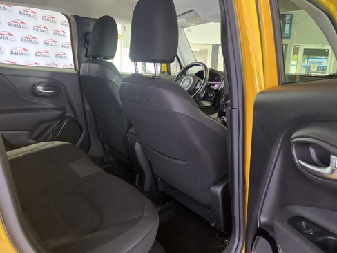 Used 2017 Jeep Renegade Altitude image 27