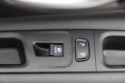 Used 2023 Jeep Renegade Latitude w/ Premium Group image 11