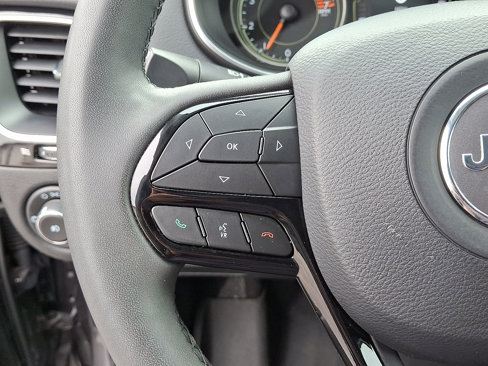 Used 2021 Jeep Cherokee Latitude Plus image 22