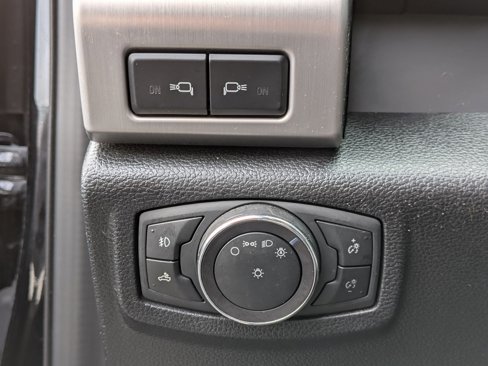 Used 2019 Ford F150 Platinum w/ Equipment Group 701A Luxury image 17