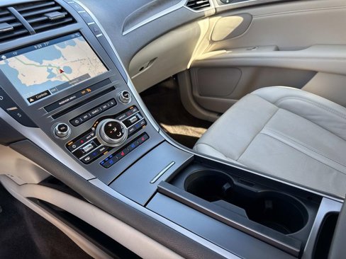 Used 2018 Lincoln MKZ Reserve image 25