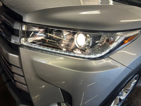 Used 2017 Toyota Highlander Limited image 30