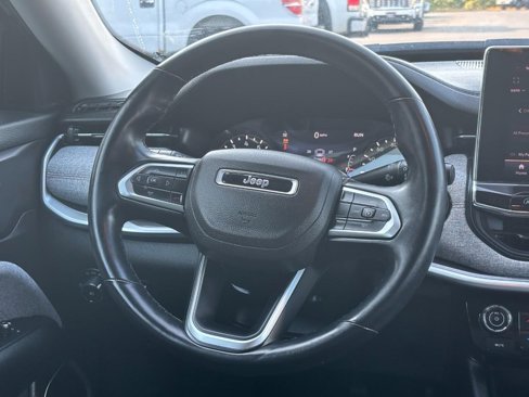 Used 2022 Jeep Compass Latitude w/ Sun and Sound Group image 15