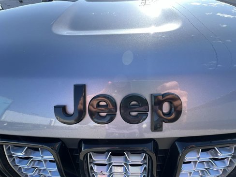 Used 2018 Jeep Grand Cherokee Altitude image 31