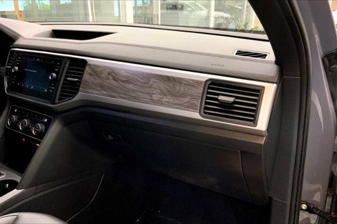 Used 2021 Volkswagen Atlas Cross Sport SE image 16
