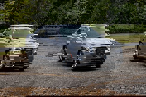 Used 2017 Chrysler 300 C image 2