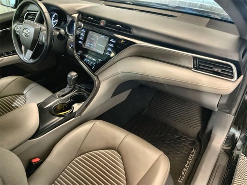 Used 2018 Toyota Camry SE image 25