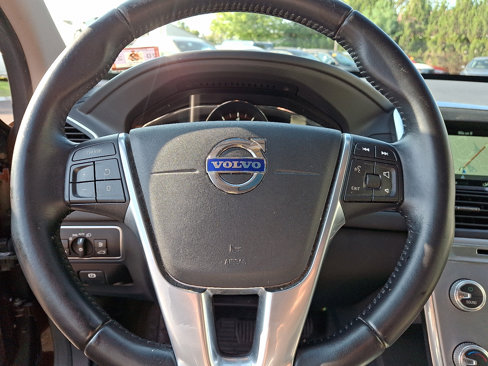 Used 2017 Volvo XC60 T6 Dynamic w/ Preferred Option Package image 19