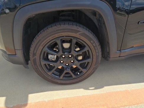 Used 2023 Jeep Compass Altitude image 9