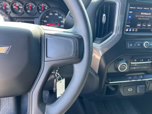 Used 2020 Chevrolet Silverado 1500 Custom w/ Custom Value Package image 13