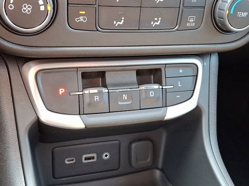 Used 2024 GMC Terrain SLE image 14