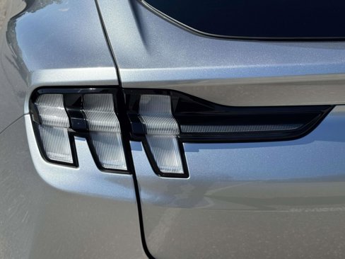 Used 2021 Ford Mustang Mach-E Premium image 9