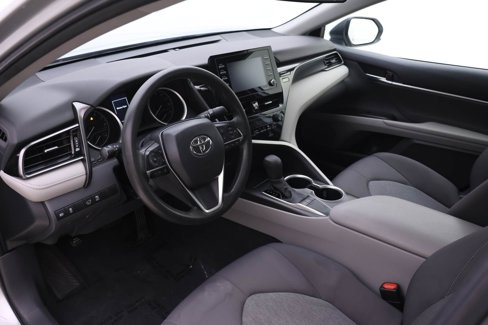 Used 2023 Toyota Camry LE image 3