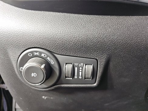 Certified 2022 Jeep Compass Limited image 16