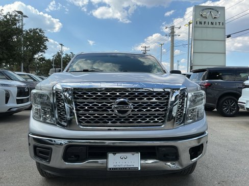 Used 2019 Nissan Titan SV w/ SV Convenience Package image 2