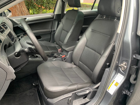 Used 2017 Volkswagen Golf SE image 15