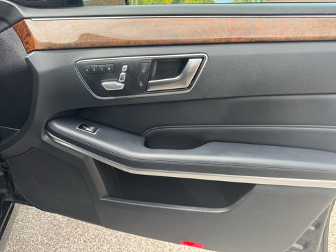 Used 2014 Mercedes-Benz E 350 4MATIC Sedan image 19