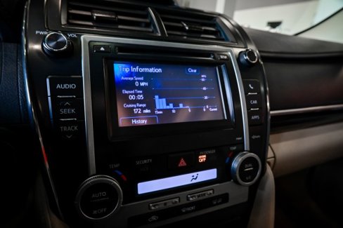 Used 2013 Toyota Camry image 36