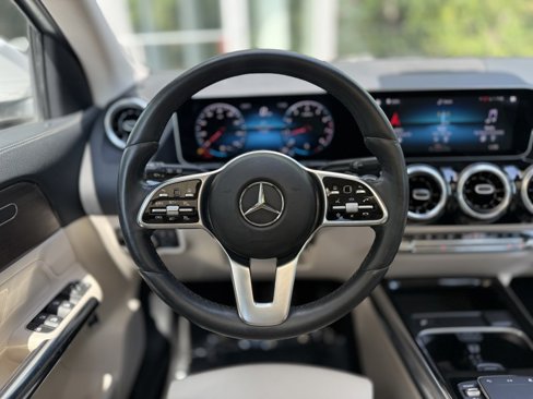 Used 2021 Mercedes-Benz GLA 250 4MATIC w/ Premium Package image 22
