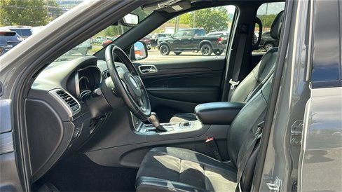 Used 2022 Jeep Grand Cherokee Laredo X image 10