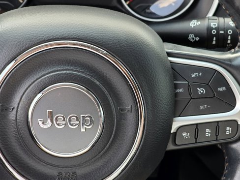 Used 2021 Jeep Compass Limited image 16