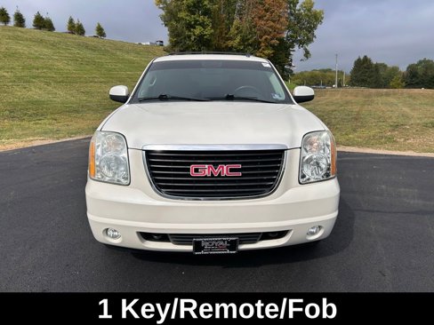 Used 2011 GMC Yukon SLT w/ SLT-2 Equipment Package image 2