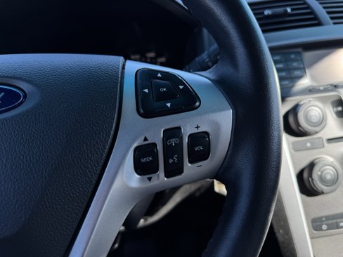 Used 2014 Ford Explorer XLT image 22