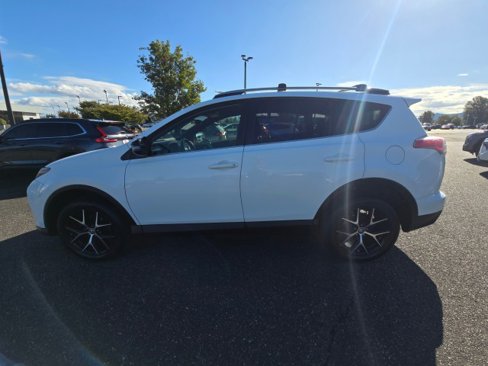 Used 2017 Toyota RAV4 SE image 7