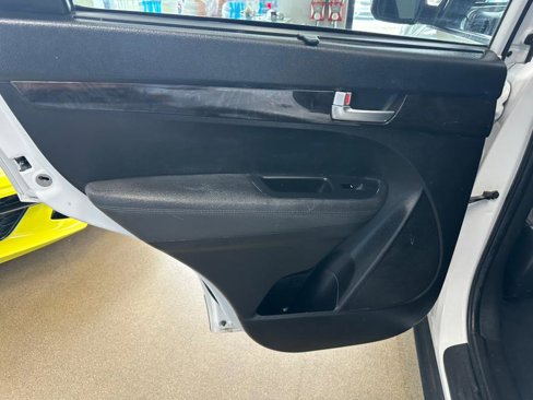 Used 2014 Kia Sorento LX image 23