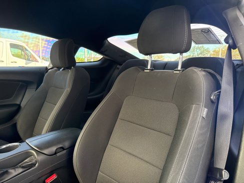 Used 2017 Ford Mustang Coupe image 24