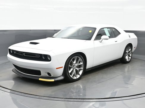 Used 2022 Dodge Challenger GT image 2
