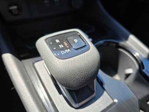 New 2025 Nissan Rogue S image 30