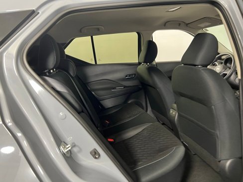 Used 2024 Nissan Kicks SV image 32