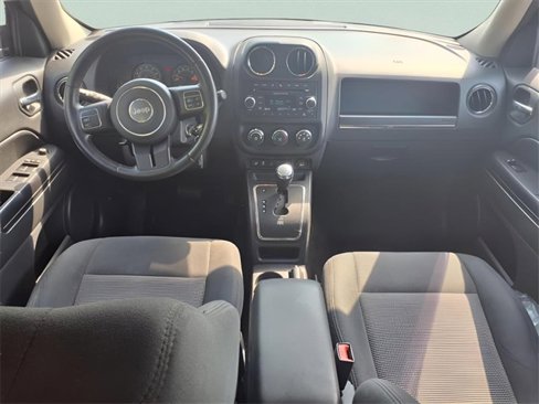 Certified 2015 Jeep Patriot Latitude image 11