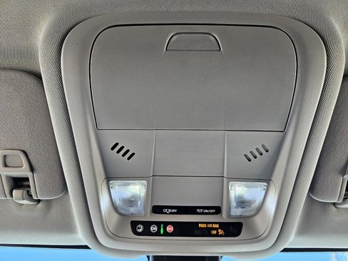 Used 2020 GMC Terrain SLE image 21