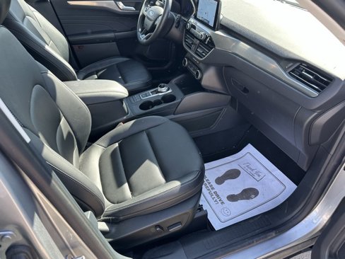 Used 2022 Ford Escape Titanium image 15