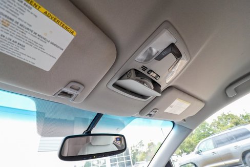 Used 2015 Toyota Sienna LE image 56