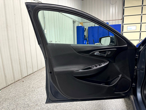 Used 2021 Chevrolet Malibu LT image 11