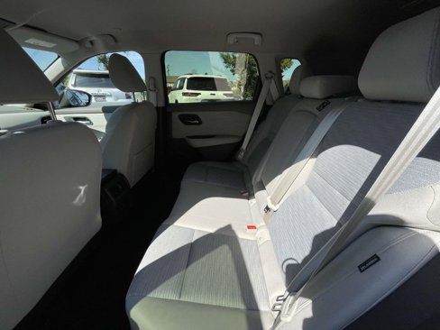 Used 2023 Nissan Rogue SV image 22
