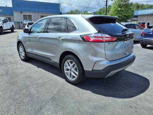 Used 2024 Ford Edge SEL image 3