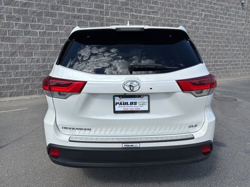 Used 2017 Toyota Highlander XLE image 5