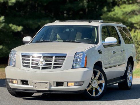Used 2012 Cadillac Escalade ESV Luxury image 1