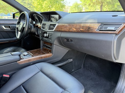 Used 2012 Mercedes-Benz E 350 4MATIC Sedan image 23