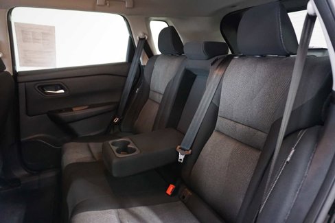 Used 2024 Nissan Rogue SV image 16