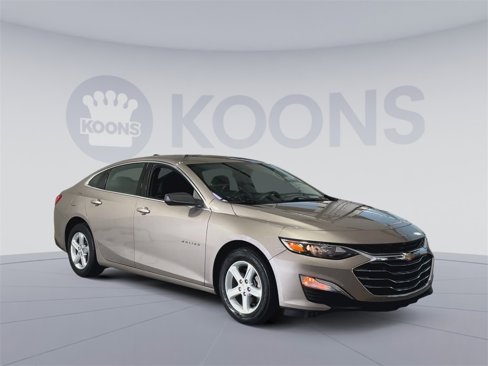 Used 2023 Chevrolet Malibu LS image 2